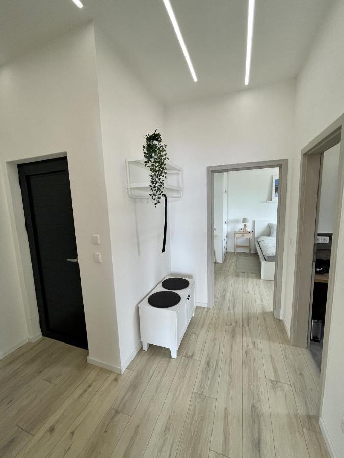 Lambda Holiday Apartments 耶塞尼采 外观 照片