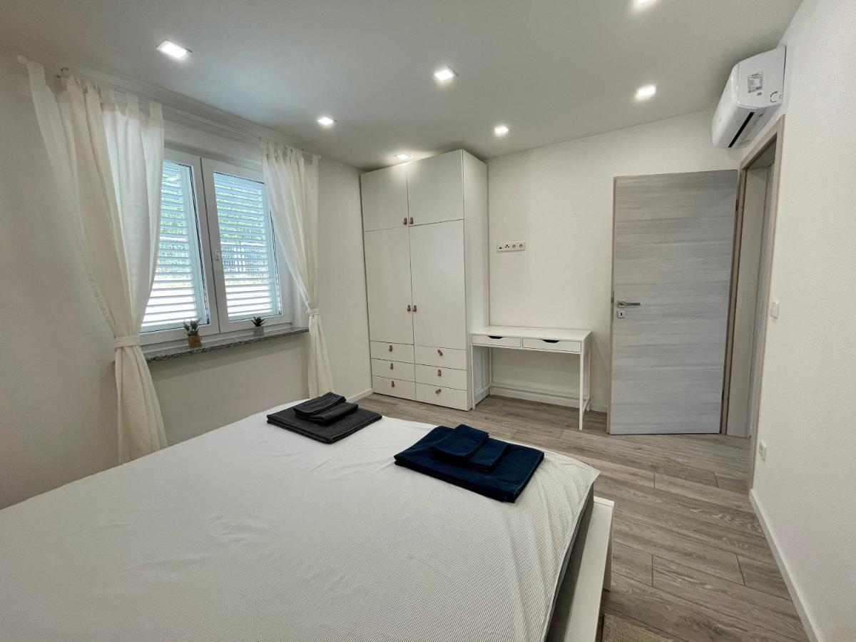Lambda Holiday Apartments 耶塞尼采 外观 照片